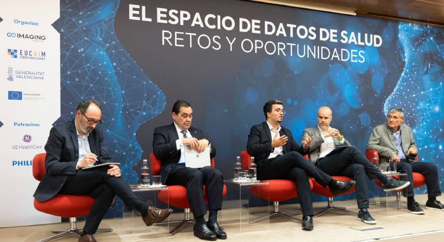 Ponentes de la mesa durante la jornada