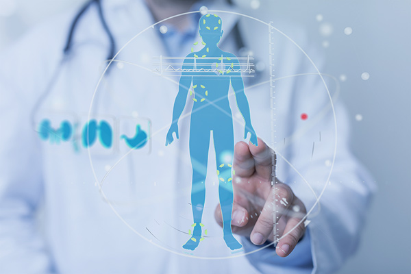 Profesional sanitario accediendo a información sanitaria